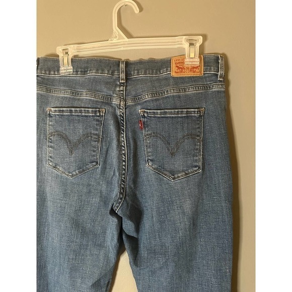 Levi’s classic bootcut women’s jean size 10 med wash - Picture 8 of 10